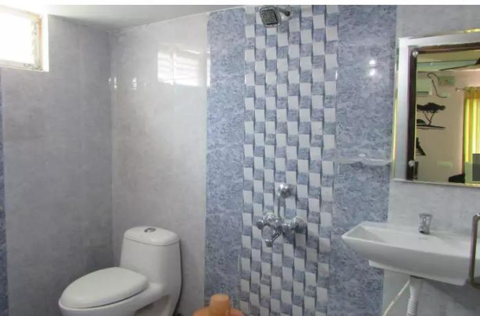 Maruthi Residency Inn & Restaurant ไฮเดอราบัด ภายนอก รูปภาพ